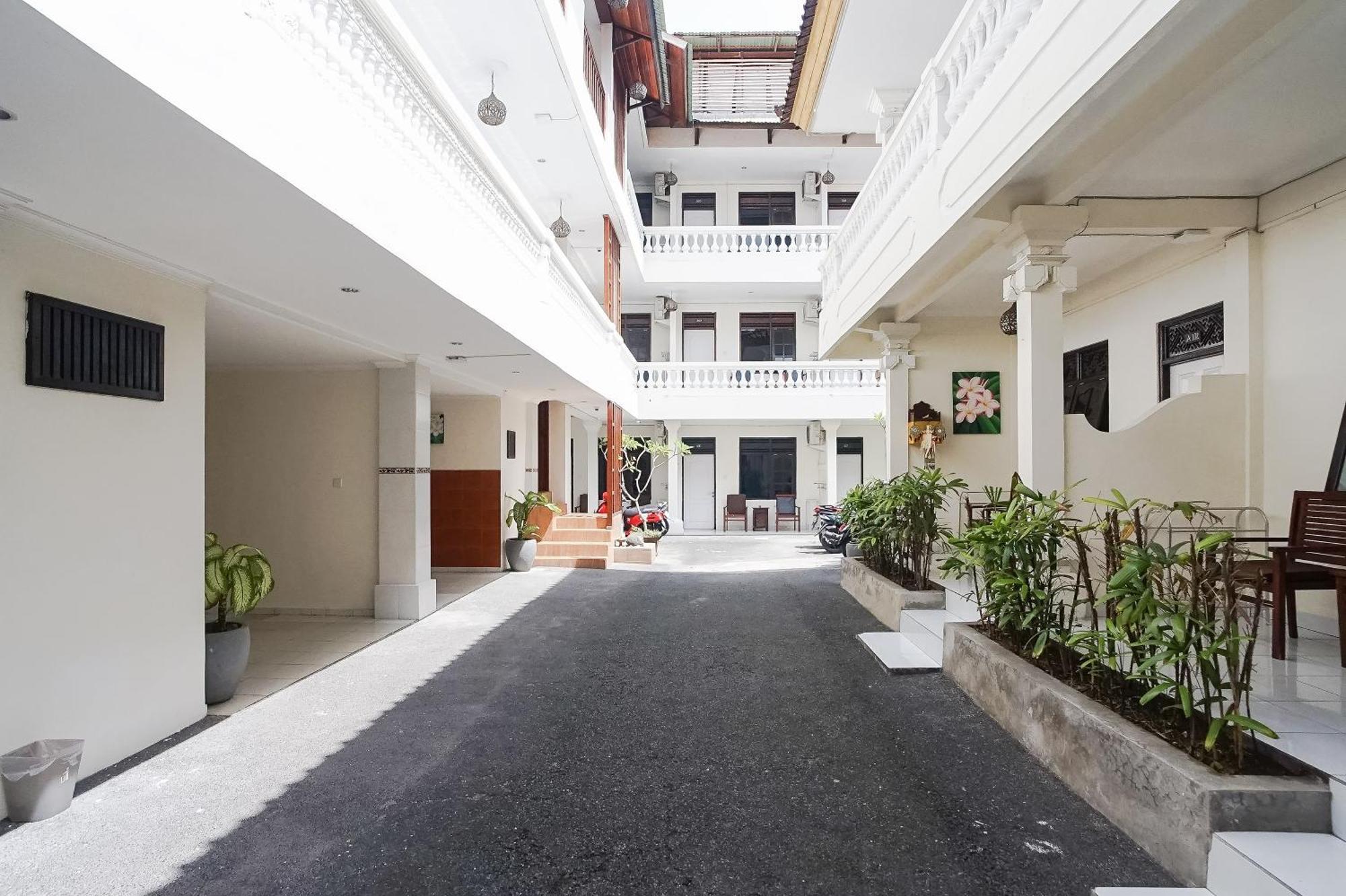 City Garden Bali Dwipa Hotel, Kuta Kuta  Ngoại thất bức ảnh